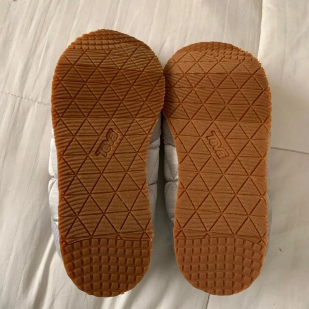 Teva Women's Reember Satinya Moccasin - Picture 11 of 11